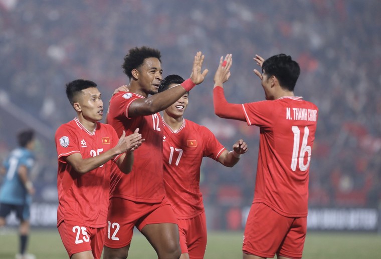 SHB thu&#234; m&#225;y bay đưa cổ động vi&#234;n sang Th&#225;i Lan tiếp lửa đội tuyển Việt Nam - Ảnh 4