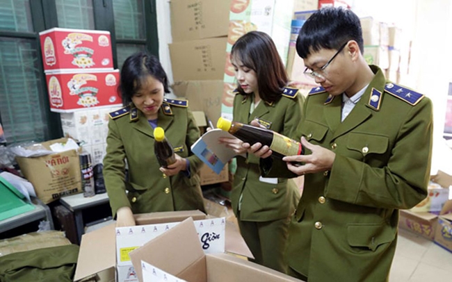 Trường Đại học Kinh tế Quốc d&acirc;n sẽ l&agrave; trường đại học đầu ti&ecirc;n đ&agrave;o tạo ch&iacute;nh quy bậc Đại học cho lực lượng QLTT.