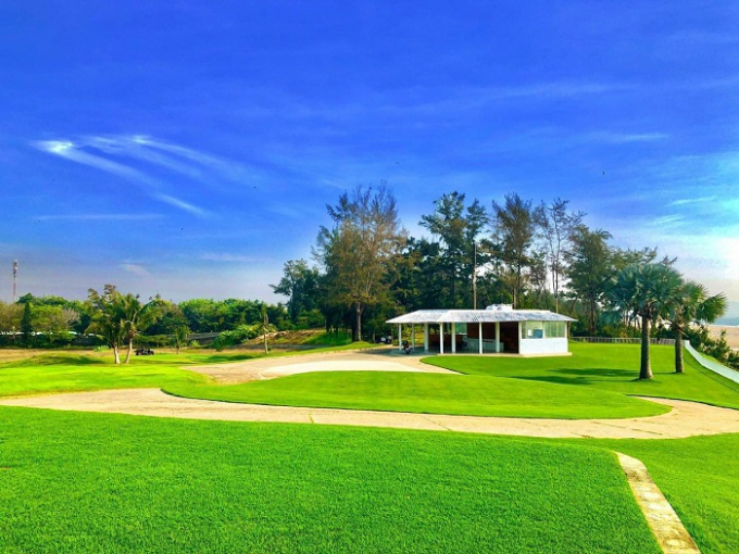 C&ocirc;ng chủ đầu tư Vũng T&agrave;u Paradise đ&atilde; d&agrave;nh nhiều t&acirc;m huyết để ho&agrave;n th&agrave;nh s&acirc;n golf 27 lỗ với mong muốn g&oacute;p phần đưa ng&agrave;nh du lịch B&agrave; Rịa &ndash; Vũng T&agrave;u đi l&ecirc;n.