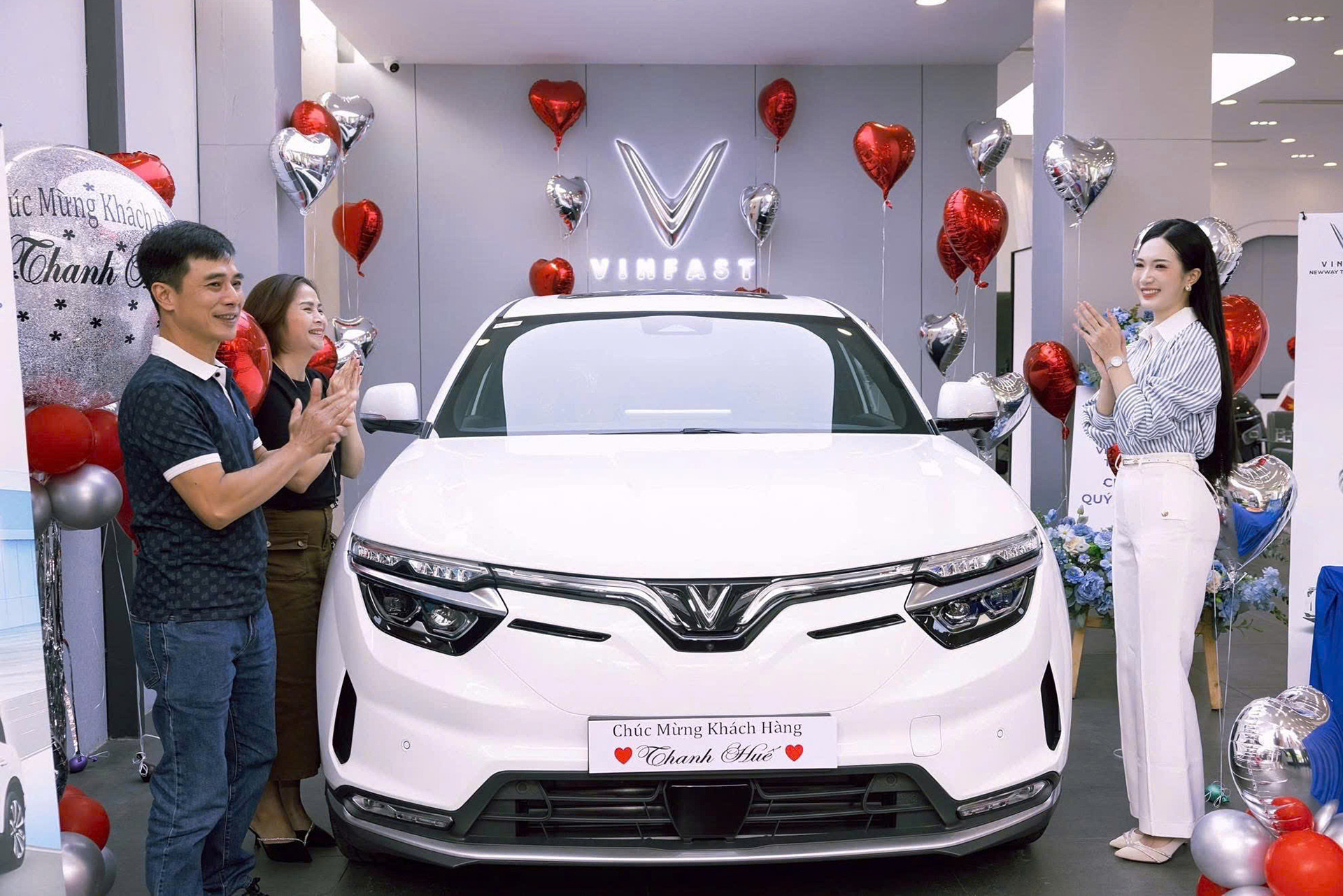 Lu&ocirc;n theo đuổi gi&aacute; trị&nbsp;cốt l&otilde;i &ldquo;xe tốt - gi&aacute; tốt - hậu m&atilde;i cực tốt&rdquo;, VinFast được người ti&ecirc;u d&ugrave;ng ủng hộ mạnh mẽ&nbsp;suốt thời gian qua.