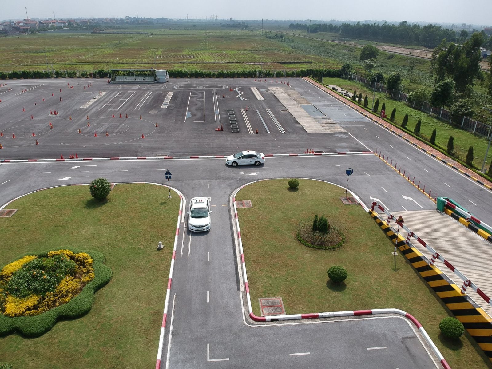 Phí thi giấy phép lái xe từ năm 2026: Con số người dân cần biết - Ảnh 1