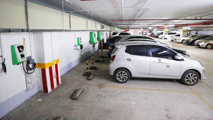 Bộ X&acirc;y dựng đề xuất chung cư x&acirc;y mới bắt buộc c&oacute; chỗ để xe điện.