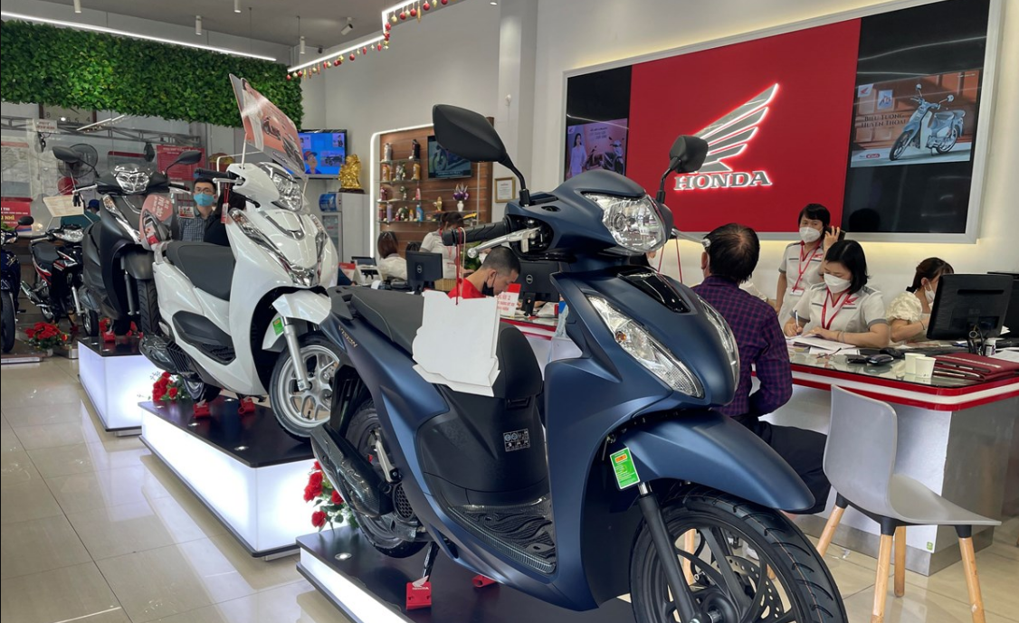 Một số phi&ecirc;n bản Honda Vision c&oacute; gi&aacute; tại đại l&uacute;&nbsp;thấp hơn gi&aacute; đề xuất. Ảnh minh họa: VietnamPlus