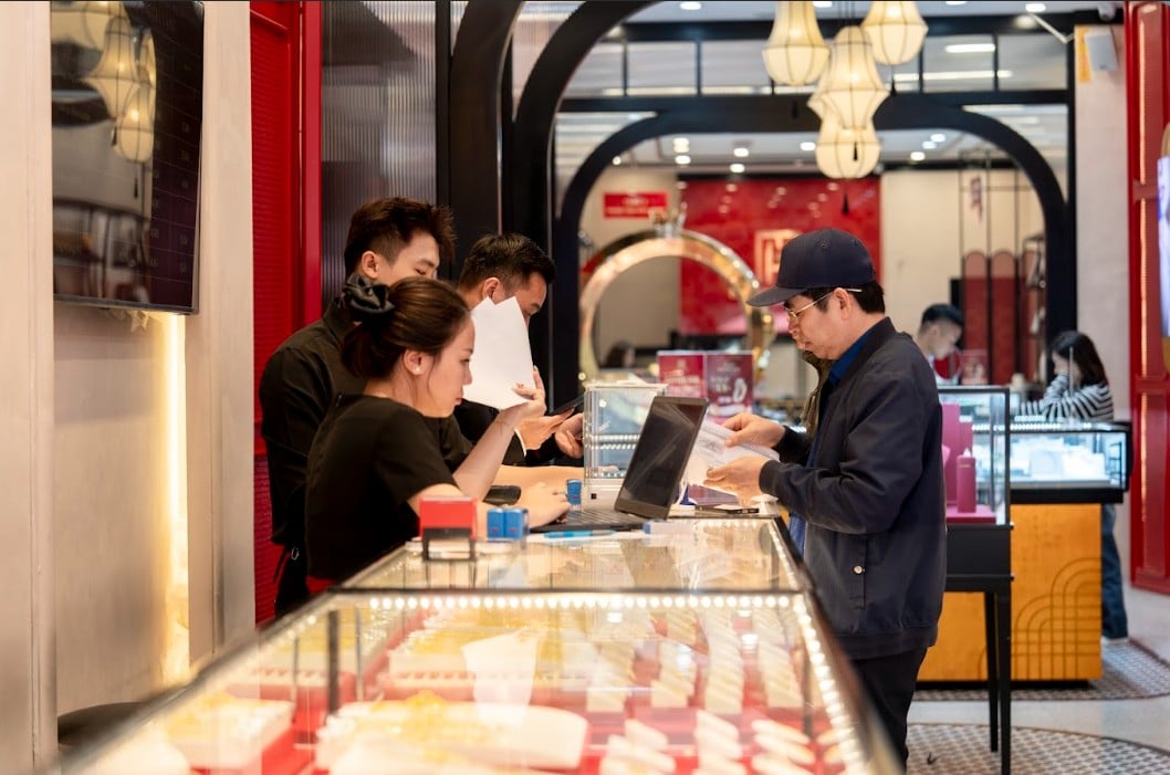 Giá vàng hôm nay 10/1: Vàng nhẫn tiếp tục tăng - Ảnh 2