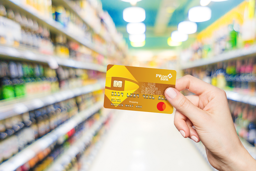 Chi ti&#234;u th&#244;ng minh khi mua sắm với thẻ PVcomBank Shopping - Ảnh 1