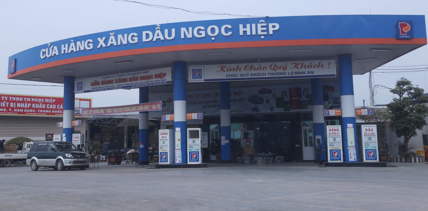 Cửa h&agrave;ng xăng dầu Ngọc Hiệp tại l&ocirc; 36 Đồng T&acirc;n - Tp Thanh H&oacute;a đ&atilde; c&oacute; dấu hiệu x&acirc;m phạm c&aacute;c nh&atilde;n hiệu số 164855, 164856, 209818 đ&atilde; được Cục Sở hữu tr&iacute; tuệ cấp cho Petrolimex &nbsp;