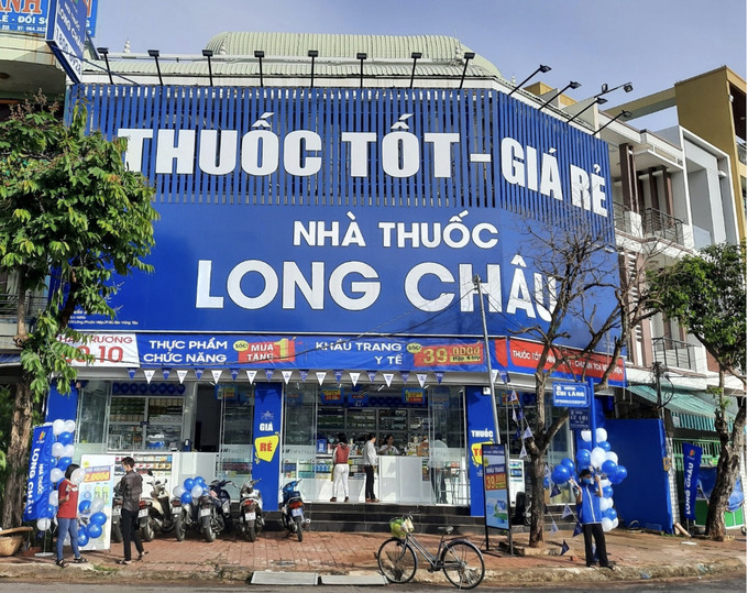 Nhiều nh&agrave; thuốc FPT Long Ch&acirc;u bị xử phạt vi phạm kinh doanh thuốc. (Ảnh: ITN)