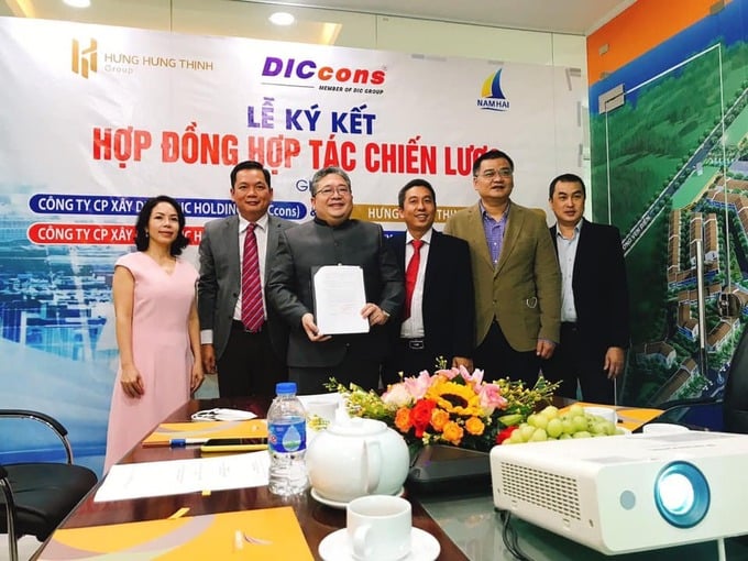 &Ocirc;ng Huỳnh Tấn Gia Thạnh trong buổi lễ k&yacute; kết hợp t&aacute;c c&ugrave;ng C&ocirc;ng ty Nam Hải