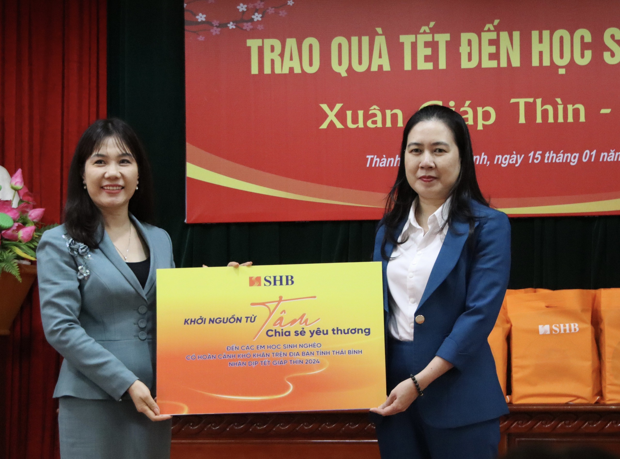 SHB mang Tết ấm đến với trẻ em ngh&#232;o vượt kh&#243; tỉnh Th&#225;i B&#236;nh - Ảnh 2