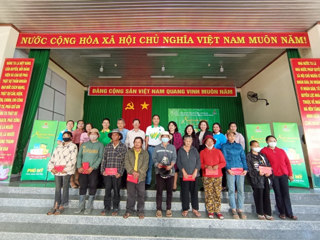 PVFCCo triển khai chương tr&igrave;nh "Xu&acirc;n y&ecirc;u thương - Tết sẻ chia 2024" &nbsp;