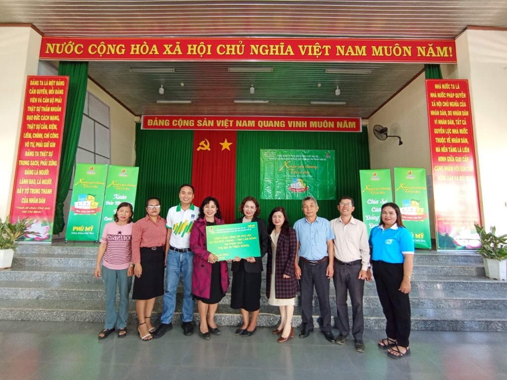 PVFCCo lan toả “Xu&#226;n y&#234;u thương - Tết sẻ chia” tới người ngh&#232;o cả nước - Ảnh 2