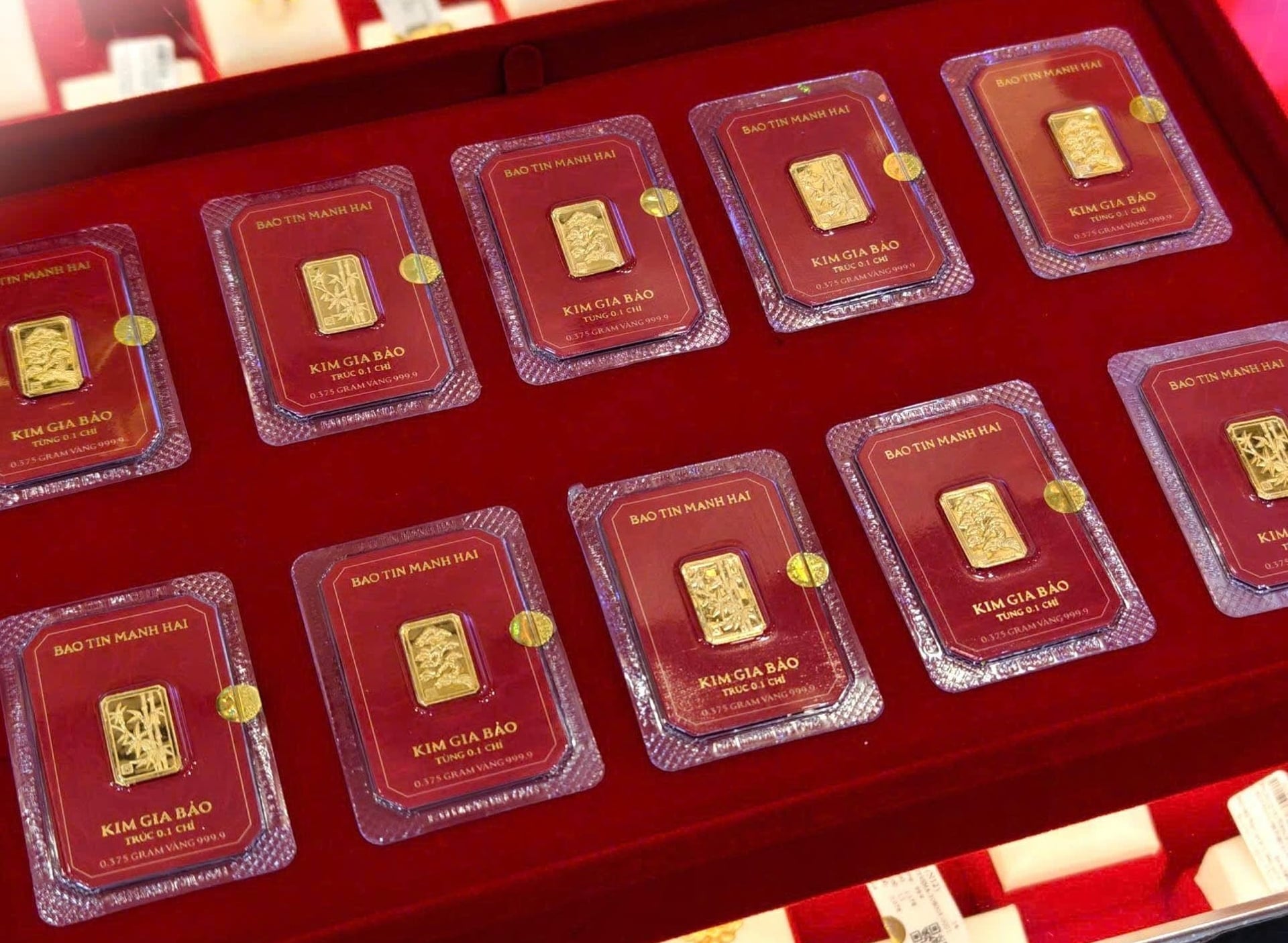 Giá vàng hôm nay 20/1: Vàng miếng SJC giữ mốc 165 triệu/lượng - Ảnh 2