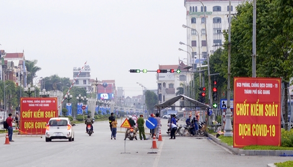 Bắc Giang bỏ chốt kiểm so&aacute;t COVID-19, tạo điều kiện với người về qu&ecirc; ăn Tết. (Ảnh minh họa)