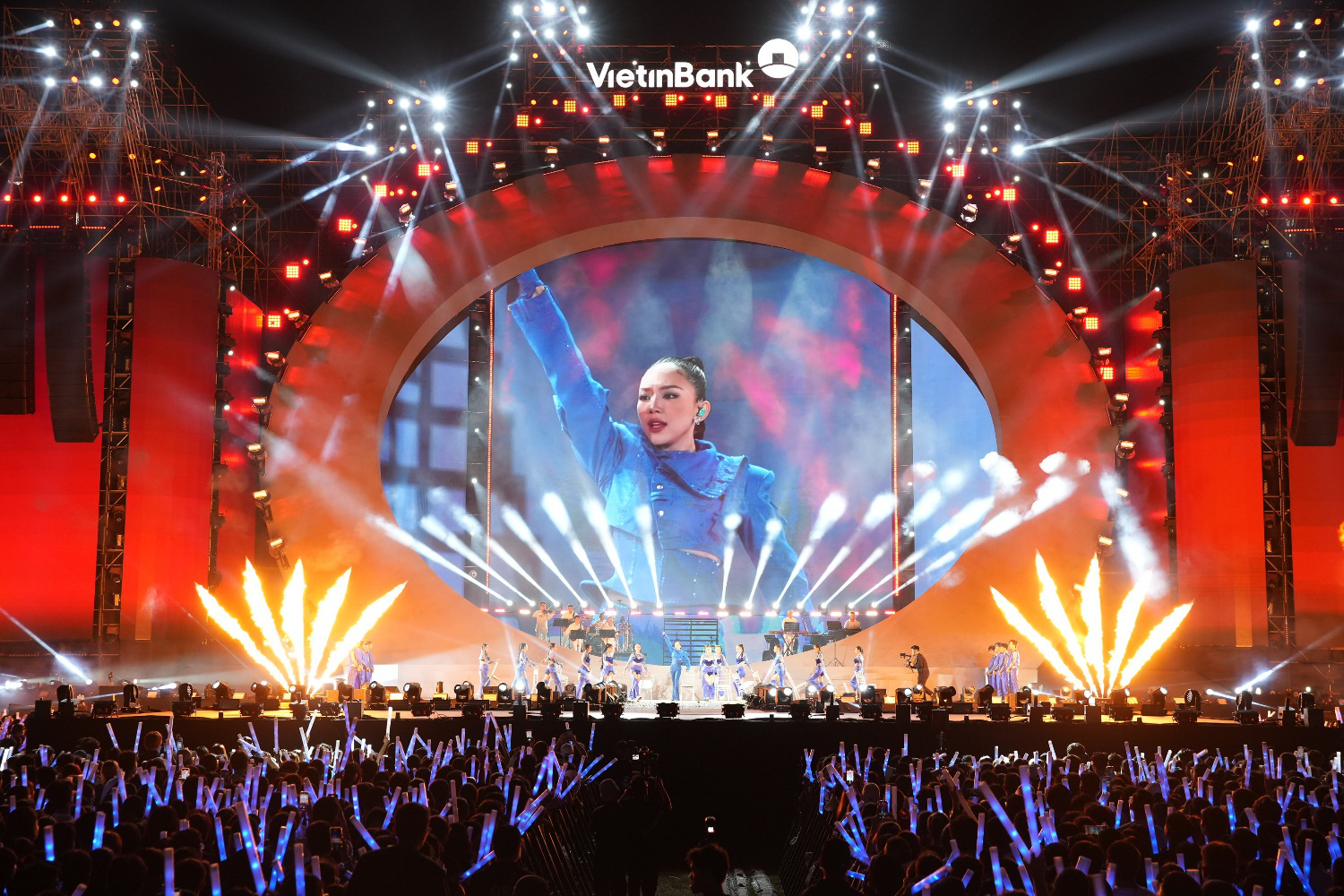 VietinBank mang &#253; nghĩa thực của Sống l&#227;i đến kh&#225;ch h&#224;ng - Ảnh 5