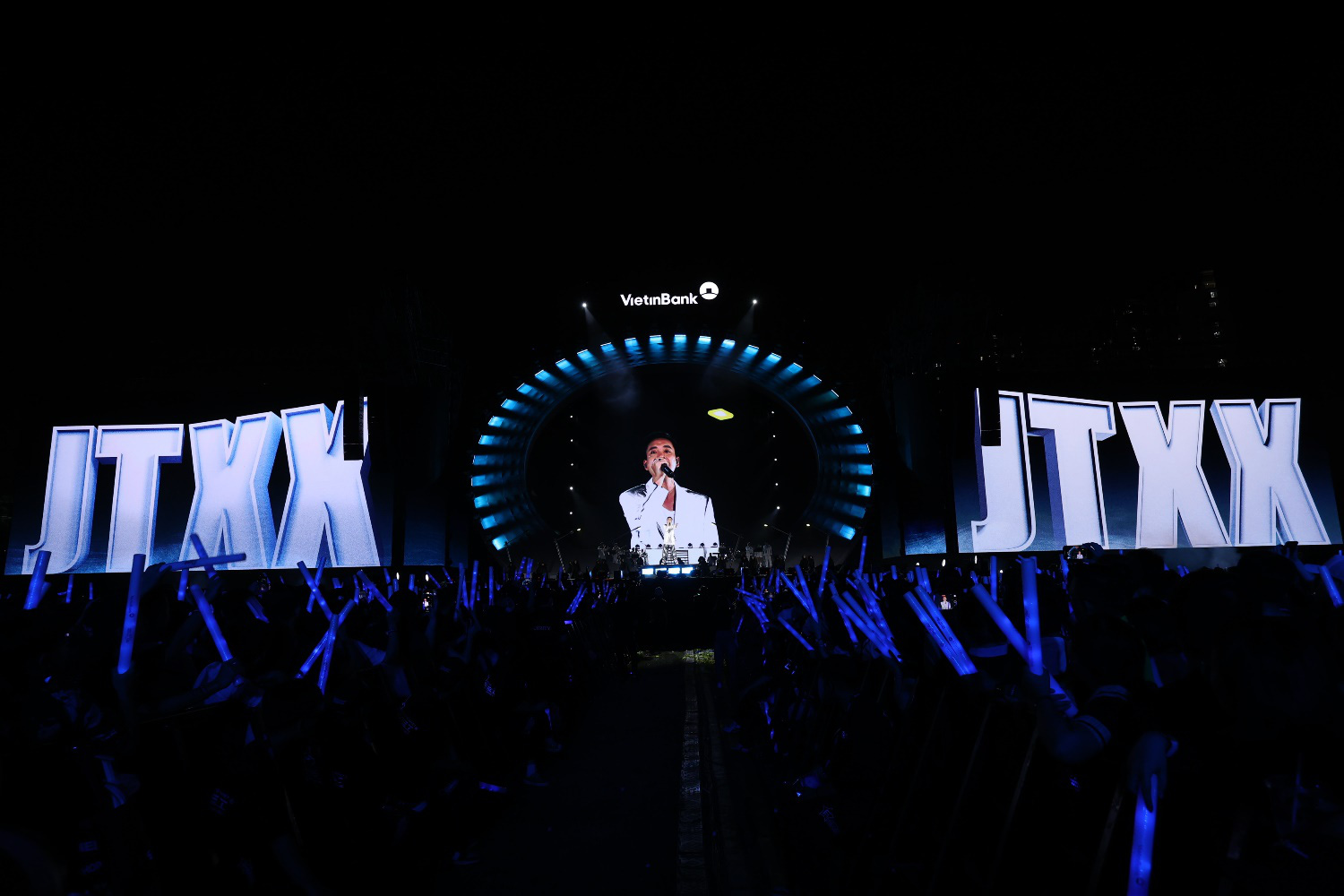 VietinBank mang &#253; nghĩa thực của Sống l&#227;i đến kh&#225;ch h&#224;ng - Ảnh 8