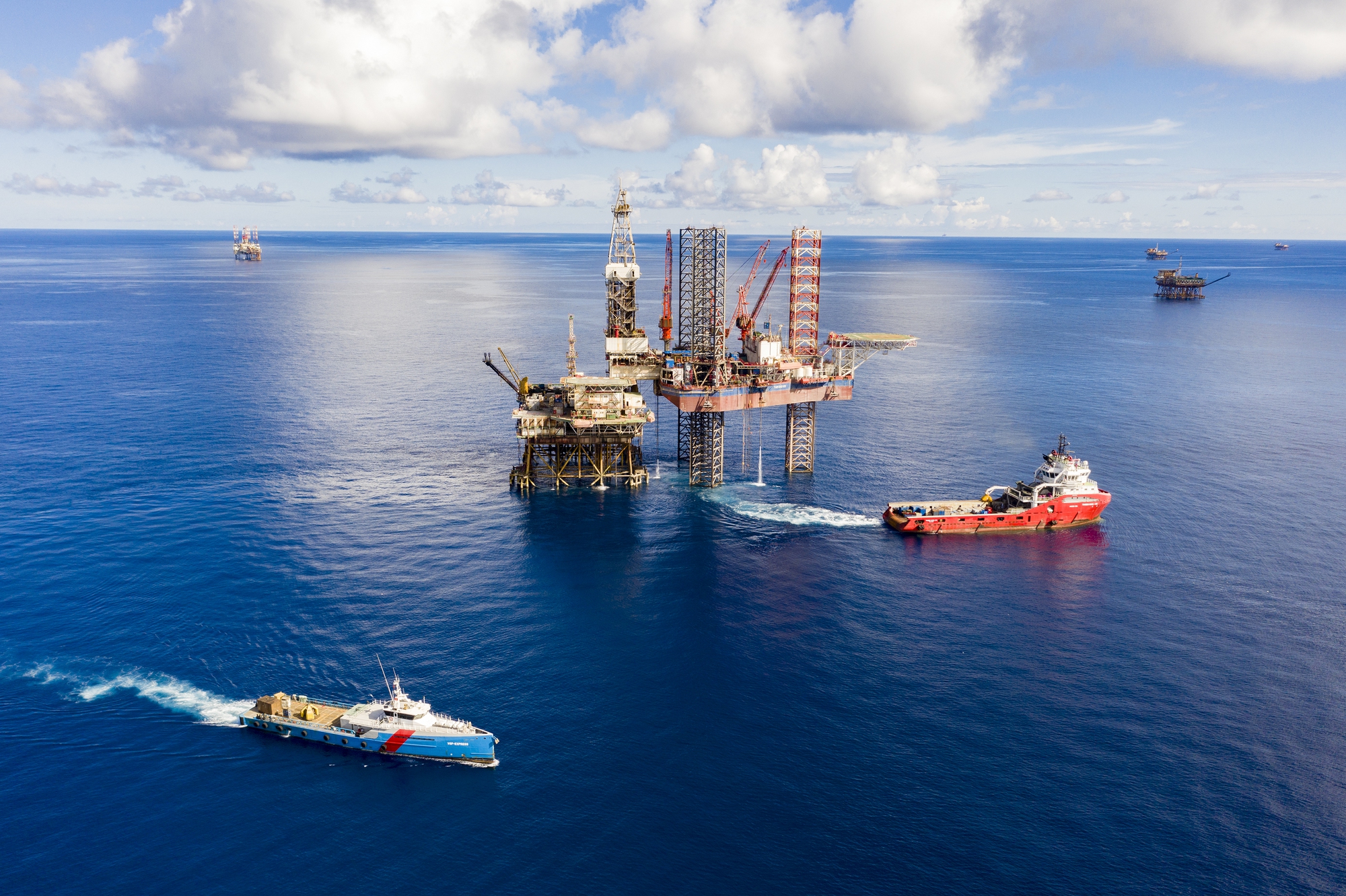 Năm 2025, PVN đạt doanh thu hơn 1,1 triệu tỷ đồng, tăng 10% so c&ugrave;ng kỳ, vượt 36% kế hoạch năm (Ảnh: PVN).