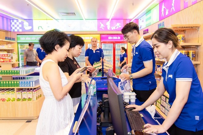 Vinamilk: doanh thu xuất khẩu qu&#253; 4/2023 tăng trưởng ấn tượng gần 20% - Ảnh 1