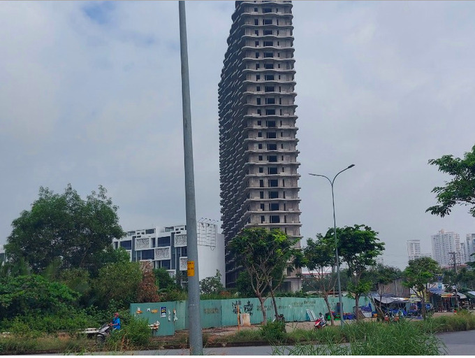 Nguồn cung mới tại thị trường bất động sản nh&agrave; ở Tp.HCM v&agrave; v&ugrave;ng phụ cận ở ph&acirc;n kh&uacute;c căn hộ dự b&aacute;o giảm mạnh, bằng khoảng 75% so với năm 2022.