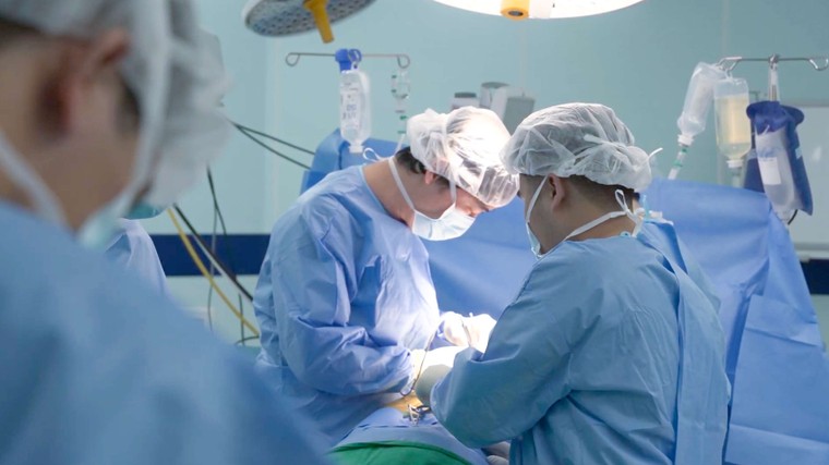 Vinmec phẫu thuật tạo hình hộp sọ thành công cho bệnh nhi 10 tháng tuổi mắc dị tật hiếm gặp - Ảnh 1