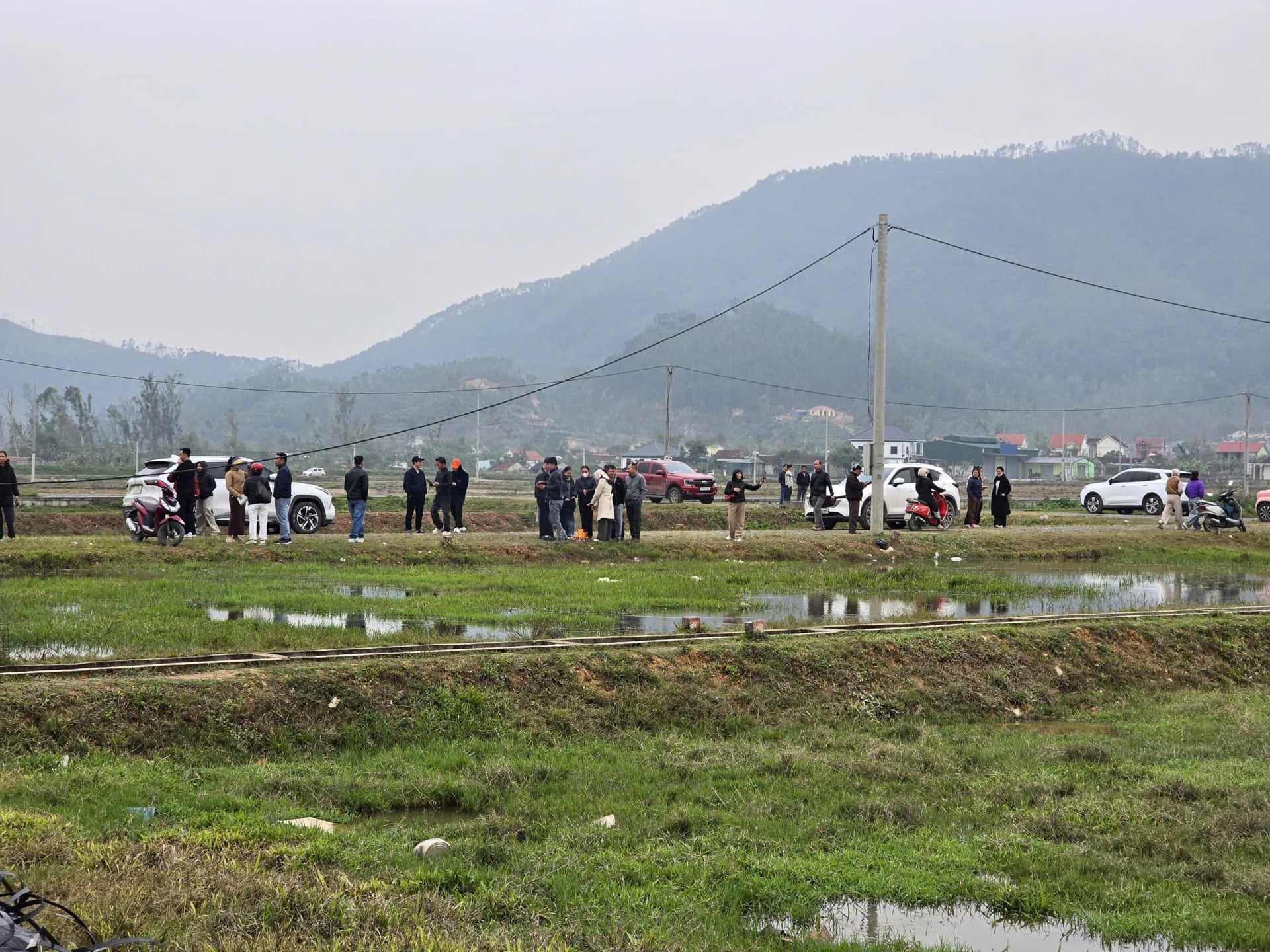 Khu đất đấu gi&aacute; R&uacute; Cụp - Nam Lĩnh, x&atilde; Đại Huệ xuất hiện t&igrave;nh trạng bỏ cọc của c&aacute;c m&ocirc;i giới.