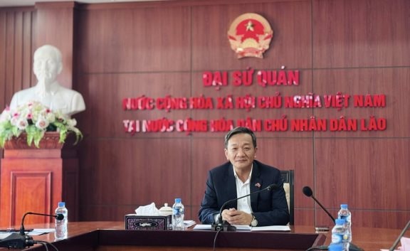 Đại sứ Việt Nam tại L&agrave;o Nguyễn Minh T&acirc;m (Ảnh: Đại sứ qu&aacute;n Việt Nam tại L&agrave;o)