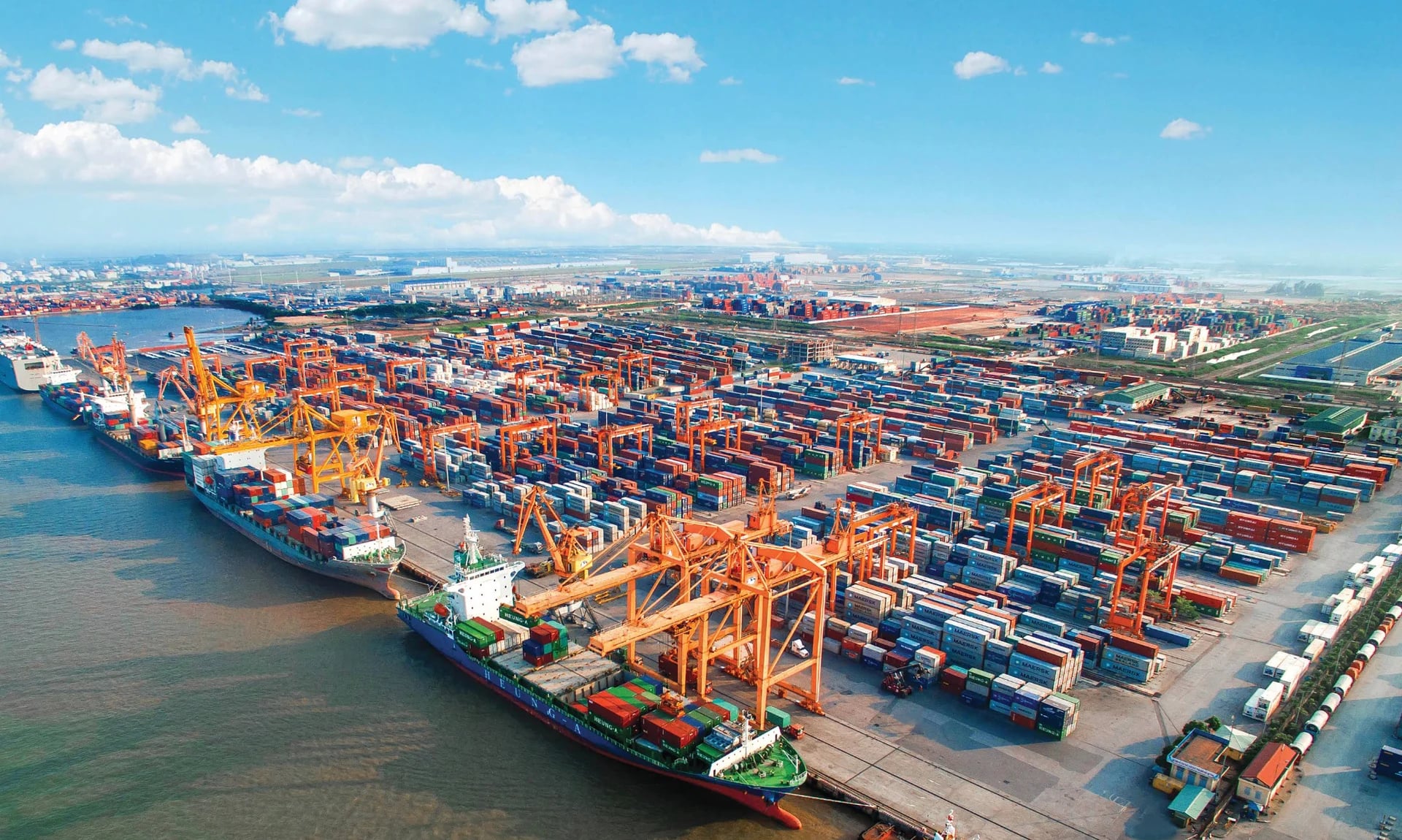 Chốt sổ 2025, Cảng Hải Phòng không đạt kế hoạch cả doanh thu và lợi nhuận - Ảnh 1