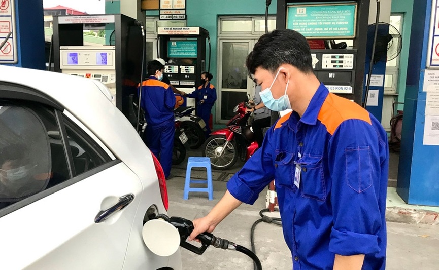 Gi&aacute; xăng c&oacute; thể tăng th&ecirc;m 1.3000 đồng/l&iacute;t. Ảnh minh họa: Bộ C&ocirc;ng Thương