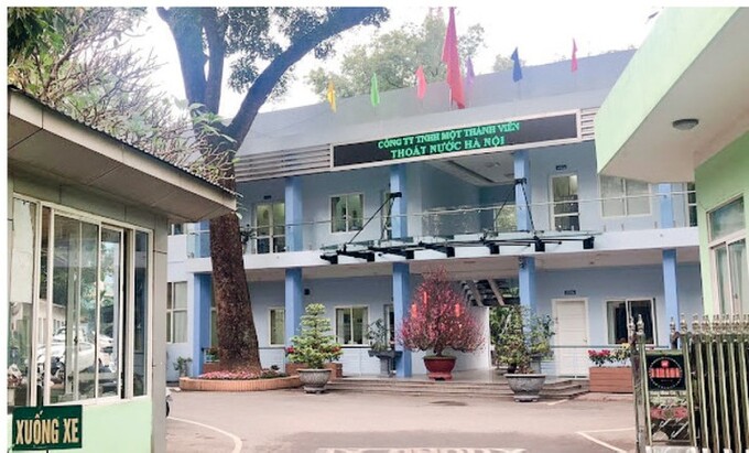 C&ocirc;ng ty Tho&aacute;t nước H&agrave; Nội lợi nhuận chỉ 30 tỷ, tr&iacute;ch hơn 18 tỷ cho quỹ ph&uacute;c lợi, khen thưởng.