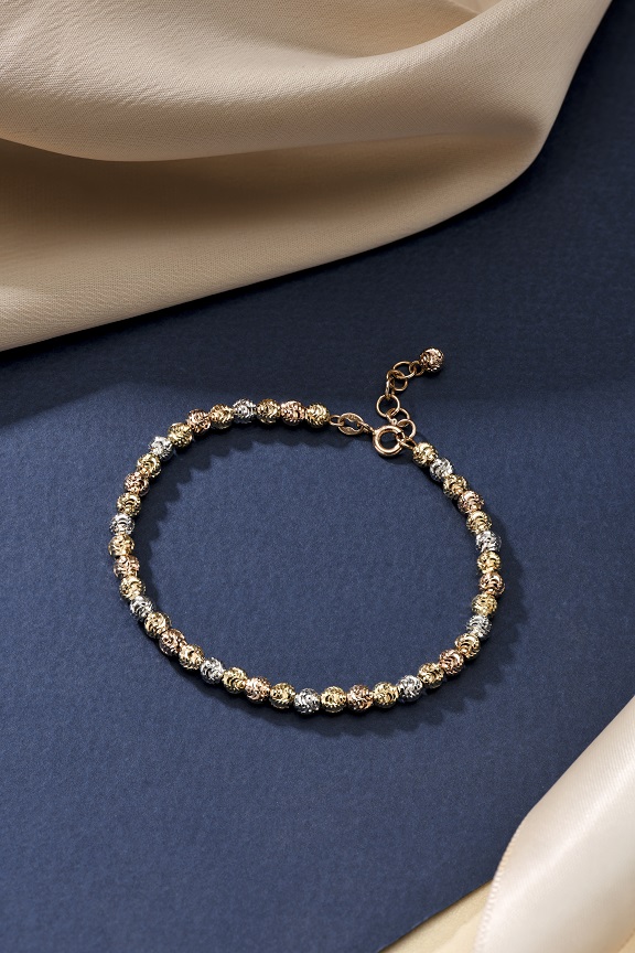 Trang sức v&agrave;ng Italia FJC mang tới vẻ đẹp thuần khiết v&agrave; thanh lịch. &nbsp;