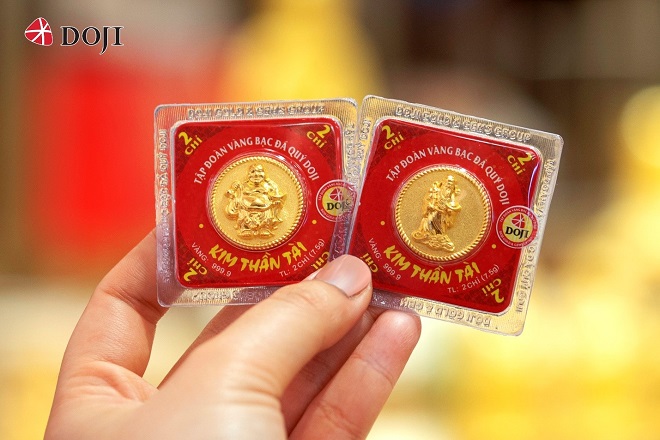 Một lựa chọn kh&aacute;c cho kh&aacute;ch h&agrave;ng đối với d&ograve;ng sản phẩm v&agrave;ng &eacute;p vỉ 999.9 l&agrave; Đồng v&agrave;ng Thần T&agrave;i Thịnh Vượng, Thần T&agrave;i Đại Phất..