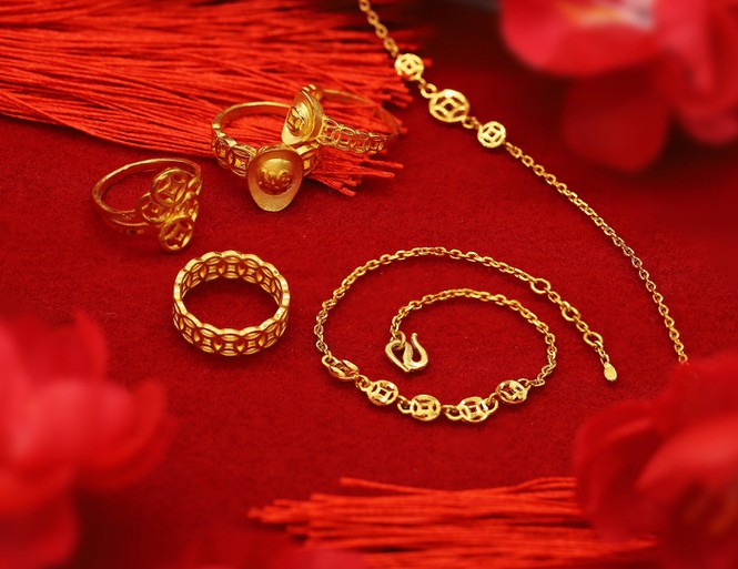 Những m&oacute;n trang sức v&agrave;ng 24K c&ocirc;ng nghệ 3D c&oacute; kiểu d&aacute;ng đa dạng, mang &yacute; nghĩa thu h&uacute;t t&agrave;i lộc khi chủ nh&acirc;n sở hữu trong Ng&agrave;y Thần T&agrave;i &nbsp;