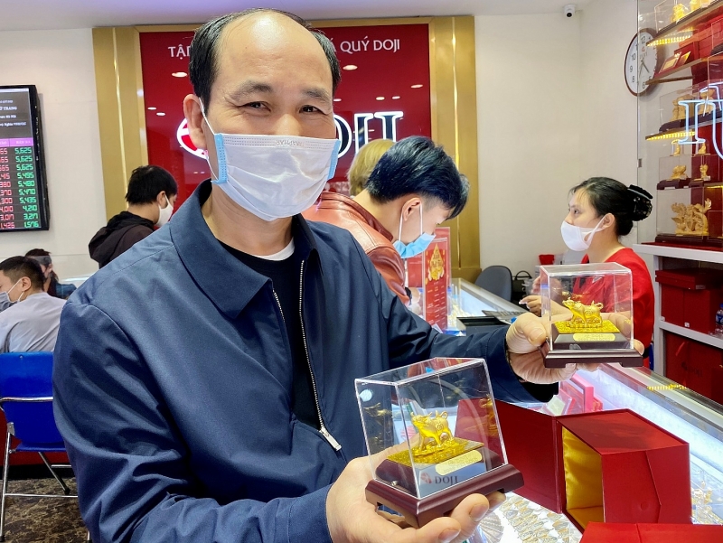 B&ecirc;n cạnh đ&oacute;, c&aacute;c sản phẩm &eacute;p vỉ c&ocirc;ng nghệ 3D cũng được ưa chuộng, b&ecirc;n cạnh những; sản phẩm Trang sức v&agrave;ng hay Qu&agrave; tặng mỹ nghệ v&agrave;ng. &nbsp;