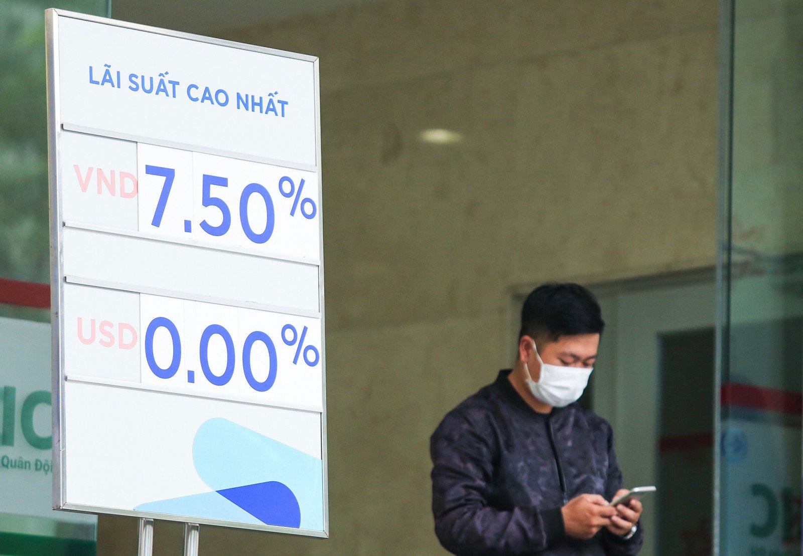 Nhiều ng&acirc;n h&agrave;ng đ&atilde; rục rịch giảm l&atilde;i suất. (Nguồn ảnh: Internet).