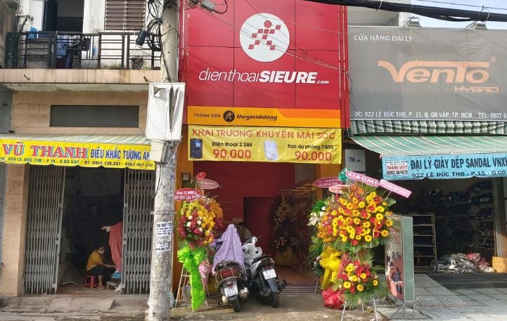 Cửa h&agrave;ng Điện Thoại Si&ecirc;u Rẻ trong ng&agrave;y khai trương hồi th&aacute;ng 8/2019 (nguồn ảnh: Internet)