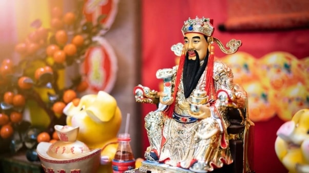 Ng&agrave;y v&iacute;a Thần T&agrave;i v&agrave;o m&ugrave;ng 10 th&aacute;ng Gi&ecirc;ng, người d&acirc;n lấy ng&agrave;y n&agrave;y để tạ ơn v&agrave; cầu mong t&agrave;i lộc cho năm mới. Ảnh M.H