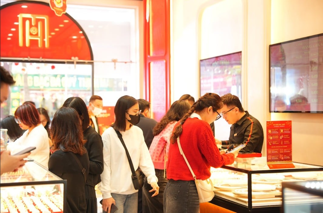 Giá vàng hôm nay 26/2: Vàng miếng SJC giảm nhẹ trong ngày vía Thần Tài - Ảnh 2