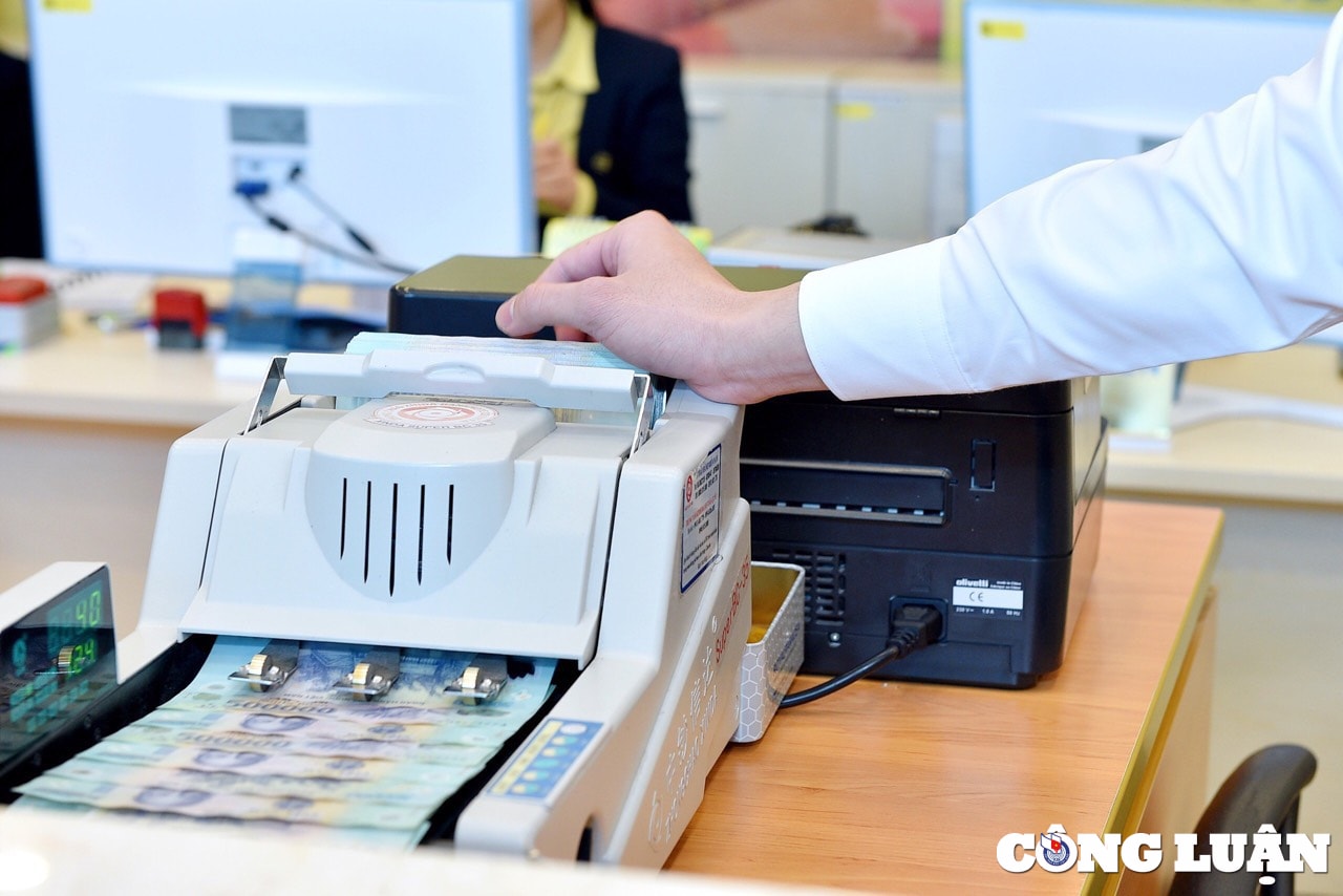 Qu&yacute; IV/2025, C&ocirc;ng ty CP Đầu tư v&agrave; Ph&aacute;t triển C&ocirc;ng nghệ Văn Lang (HNX: VLA) ghi nhận doanh thu chỉ hơn 830 triệu đồng, giảm gần 92% so với c&ugrave;ng kỳ; lợi nhuận sau thuế c&ograve;n hơn 398 triệu đồng, giảm 94%. Ảnh minh hoạ.