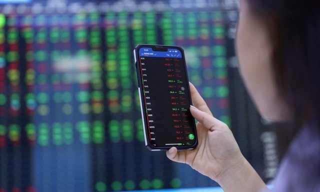 Chuy&ecirc;n gia dự b&aacute;o thị trường sẽ c&oacute; khuynh hướng xoay quanh đi ngang, thanh khoản thấp trong tuần n&agrave;y.