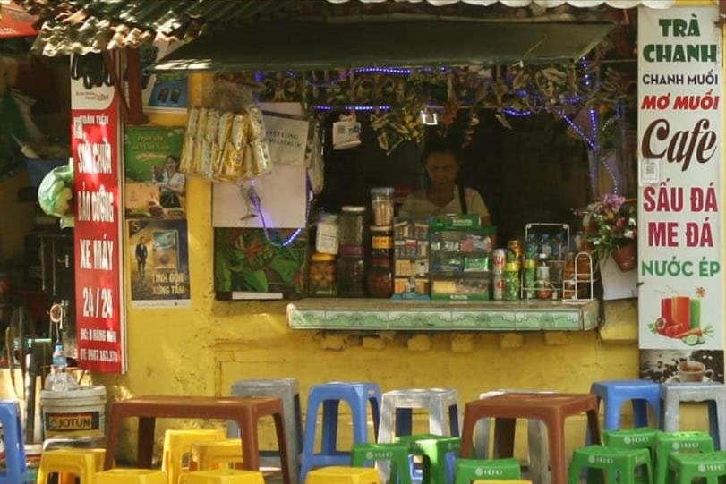 Bộ Y tế đề xuất cấm c&aacute;c cơ sở kinh doanh trưng b&agrave;y thuốc l&aacute; dưới mọi h&igrave;nh thức nhằm x&oacute;a t&igrave;nh trạng quảng c&aacute;o tr&aacute; h&igrave;nh. Ảnh: Hiền Nguyễn