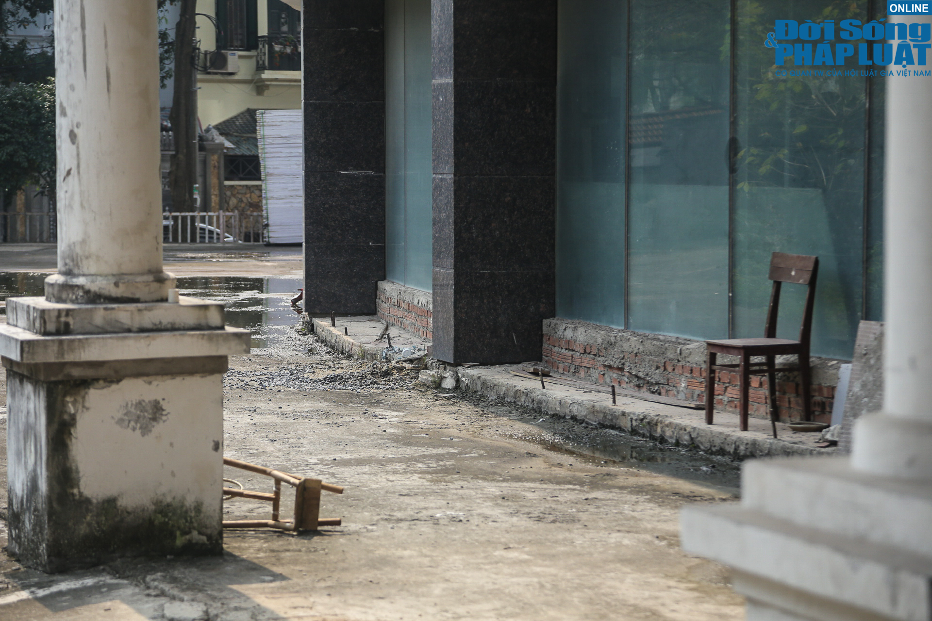 Khu vực tầng 1 hiện nay được sử dụng l&agrave;m nơi chưa đồ.