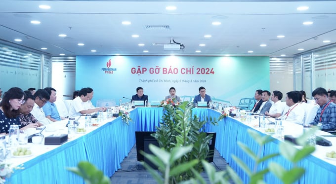 PV GAS th&ocirc;ng tin với b&aacute;o ch&iacute; về việc&nbsp;triển khai cung cấp LNG phục vụ sản xuất c&ocirc;ng nghiệp theo m&ocirc; h&igrave;nh kinh doanh t&iacute;ch hợp LPG/CNG/LNG.