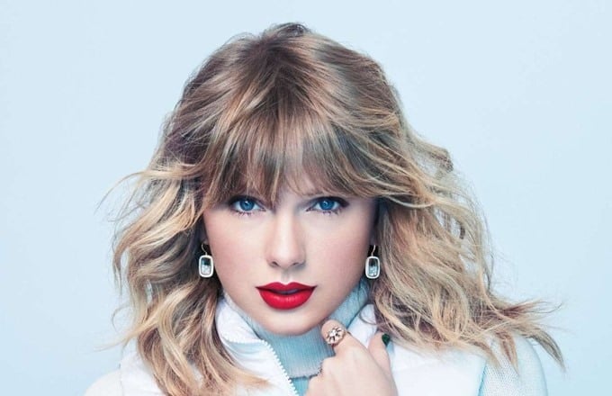 Nữ ca sĩ Taylor Swift l&agrave; một trong 5 người phụ nữ quyền lực nhất thế giới do Forbes b&igrave;nh chọn.