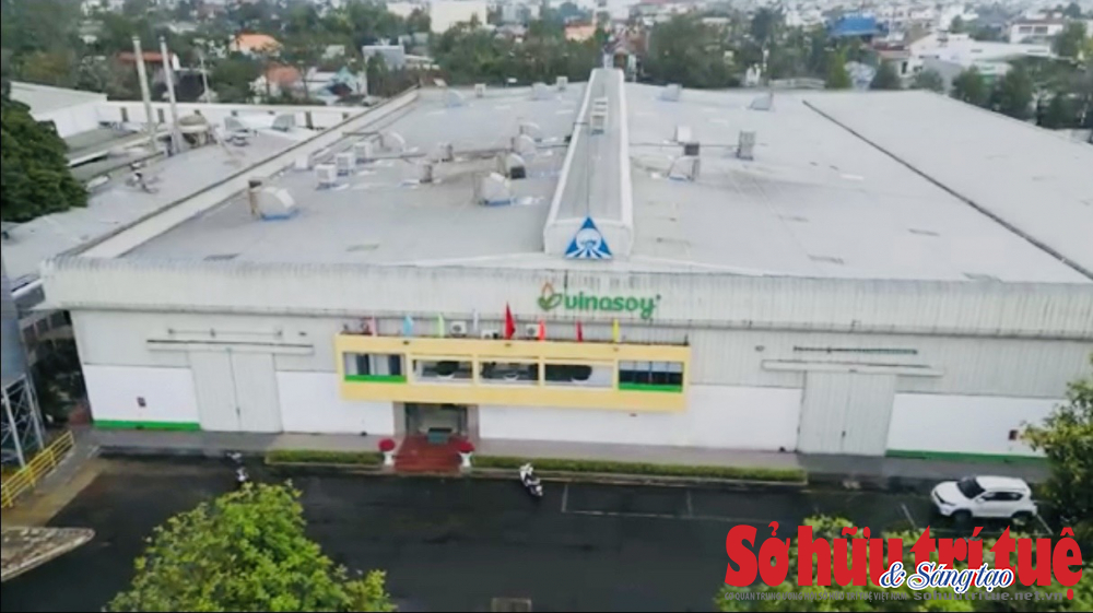 &nbsp;C&ocirc;ng ty cổ phần Đường Quảng Ng&atilde;i&nbsp;đang sở hữu c&aacute;c thương hiệu sữa đậu n&agrave;nh Fami, Vinasoy v&agrave; mới nhất l&agrave; d&ograve;ng sữa chua uống từ thực vật đầu ti&ecirc;n Veyo. Ảnh: Ng&ocirc; H&ograve;a