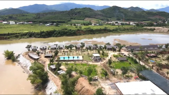 Luật sư cho biết, việc xử phạt Farmstay thực hiện theo quy định tại Điều 9, Điều 10, Điều 11 v&agrave; một số quy định kh&aacute;c của Nghị định số 91/2019/NĐ-CP ng&agrave;y 19/11/2019 của Ch&iacute;nh phủ. Xử l&yacute; thu hồi đất vi phạm thực hiện theo Điều 64 Luật Đất đai về thu hồi đất do vi phạm ph&aacute;p luật đất đai.