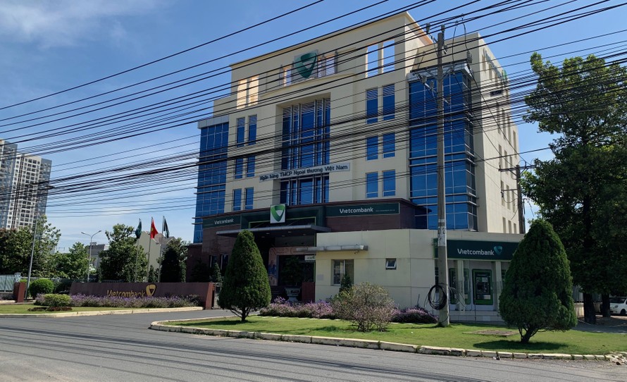 Vụ mất 300 triệu đồng trong t&#224;i khoản Vietcombank: Ng&#226;n h&#224;ng phản hồi như thế n&#224;o? - Ảnh 1