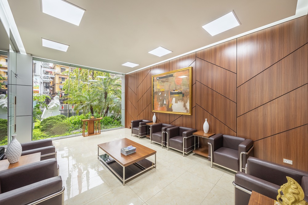 Ph&ograve;ng tiếp kh&aacute;ch C&ocirc;ng ty Cổ phần Đầu tư Văn Ph&uacute; - Invest