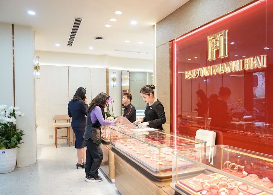 Giá vàng hôm nay 13/3: Tiếp tục đi ngang - Ảnh 1