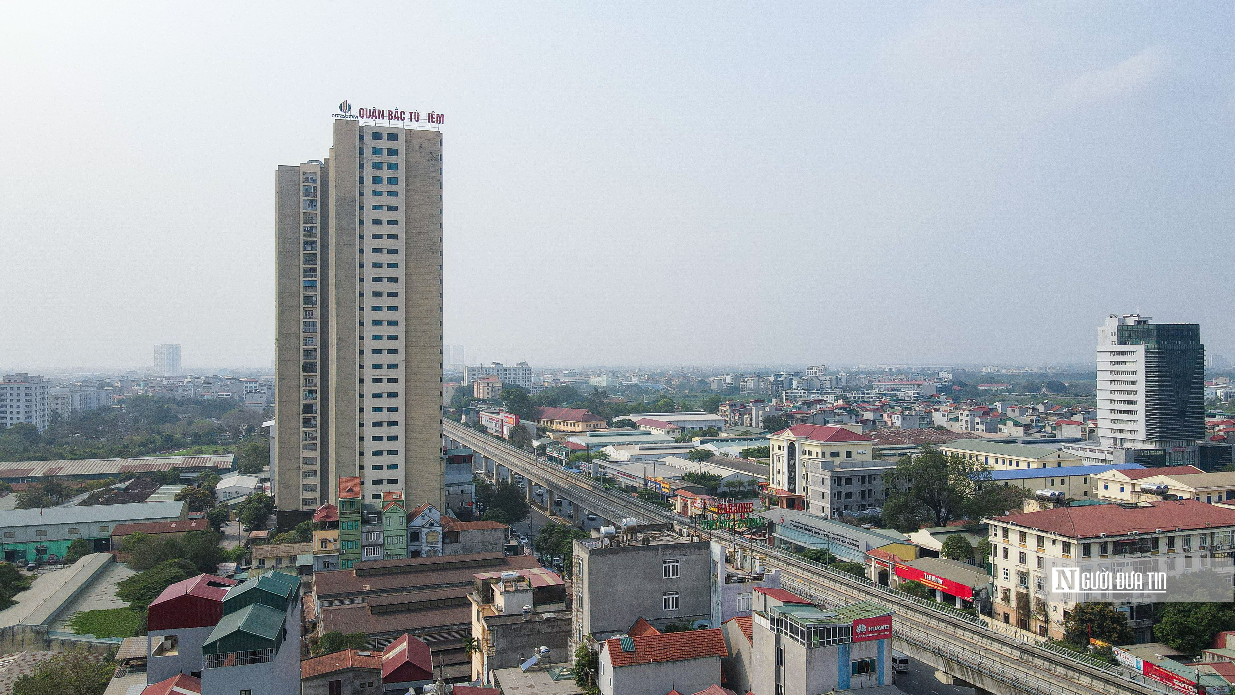 Theo đ&oacute;, Vinasport thực hiện hợp t&aacute;c với Intracom chuyển đổi khu đất đ&atilde; kh&ocirc;ng b&aacute;o c&aacute;o về tổng mức đầu tư, vốn g&oacute;p, năng lực triển khai dự &aacute;n, nhưng v&igrave; l&yacute; do n&agrave;o đ&oacute; Ủy ban Thể dục thể thao Việt Nam (nay l&agrave; Tổng cục Thể thao thuộc Bộ Văn h&oacute;a Thể thao v&agrave; Du lịch) vẫn chấp thuận.