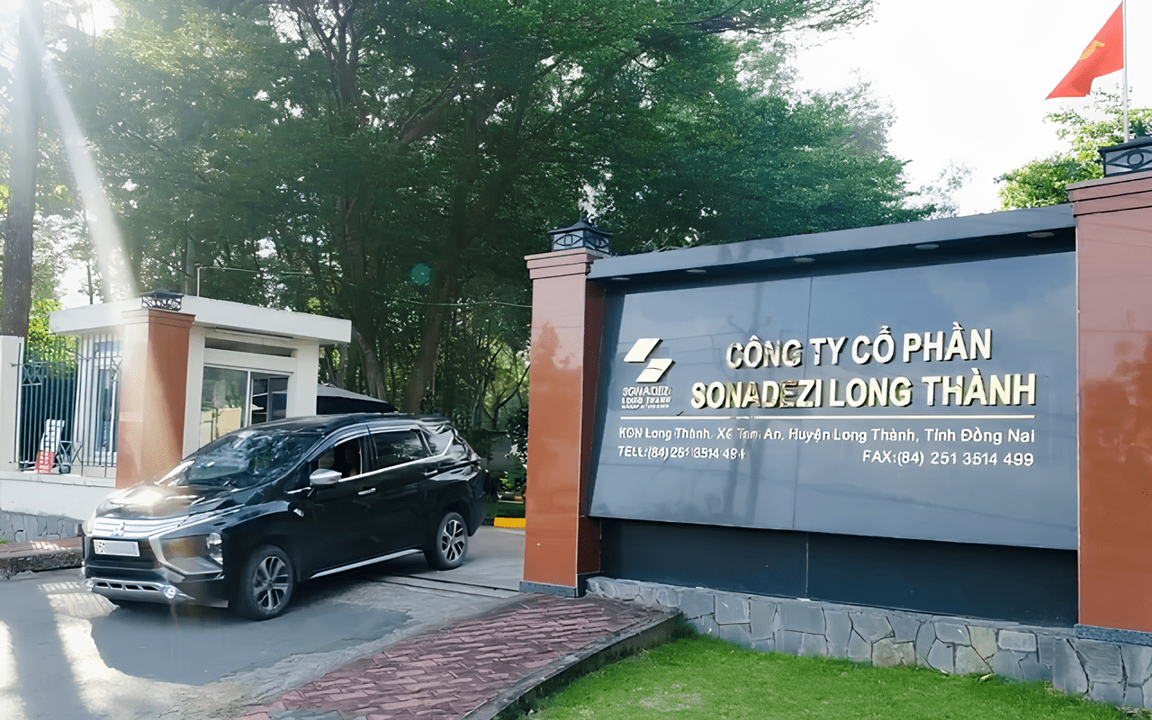 C&ocirc;ng ty Cổ phần Sonadezi Long Th&agrave;nh (SZL) c&ocirc;ng bố kế hoạch b&aacute;n gần 1,8 triệu cổ phiếu quỹ tr&ecirc;n Sở Giao dịch Chứng kho&aacute;n TP.HCM nhằm bổ sung nguồn vốn lưu động cho hoạt động sản xuất kinh doanh. Ảnh: TL.