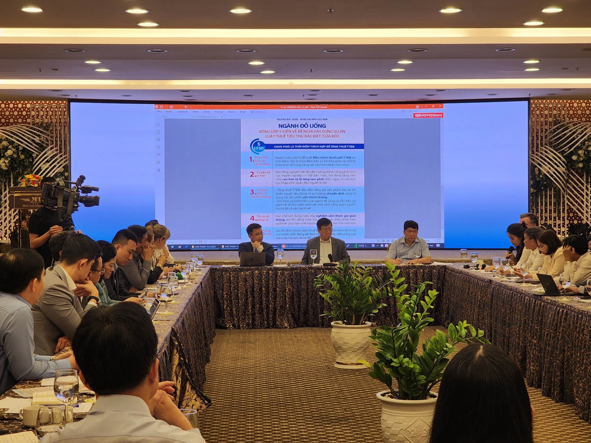 Hội thảo lấy &yacute; kiến doanh nghiệp, c&aacute;c chuy&ecirc;n gia về Luật Thuế ti&ecirc;u thụ đặc biệt (sửa đổi). Ảnh: B&aacute;o Lao động